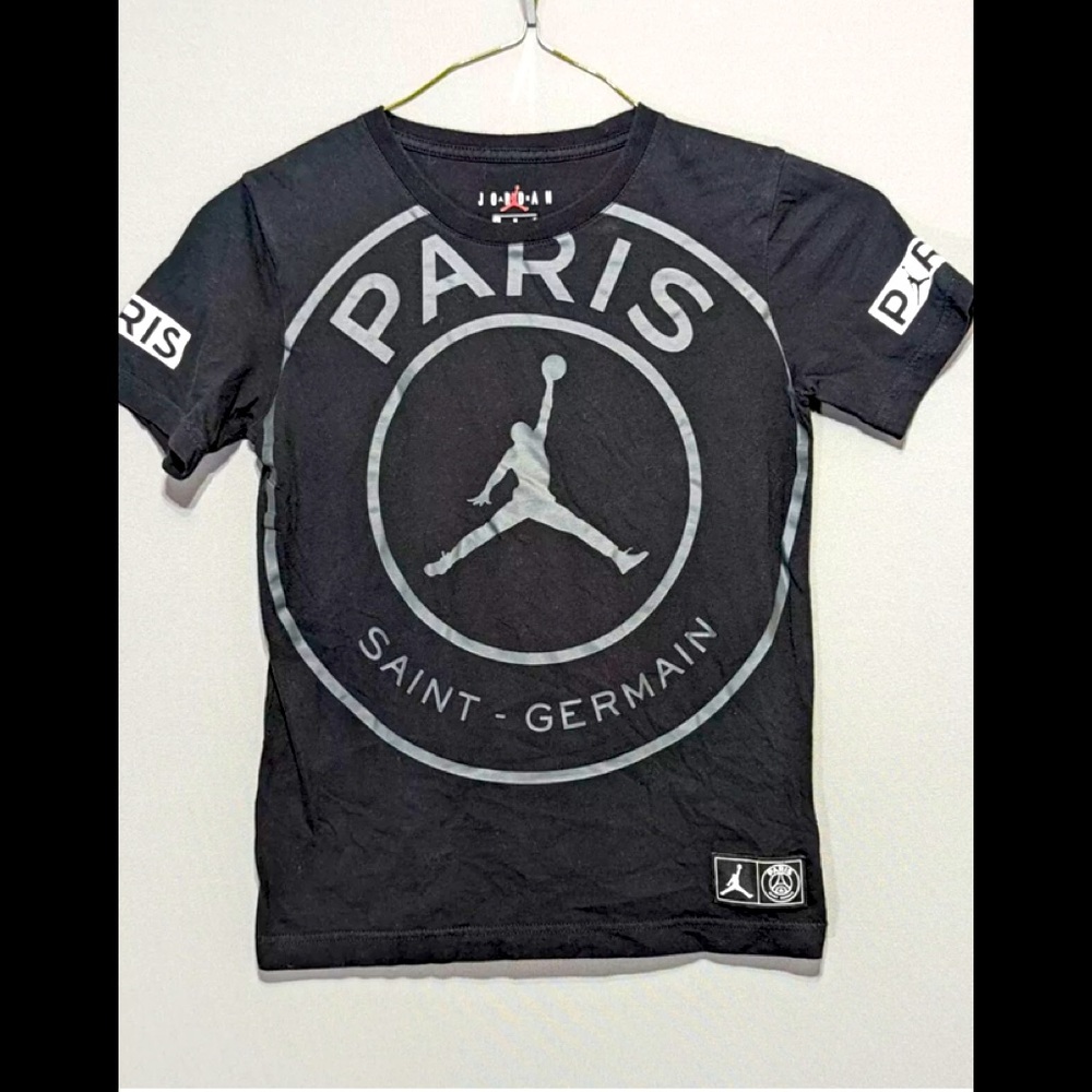 Rare Nike Air Jordan PSG Paris Saint-Gemain's Youth Medium Black Graphic T-Shirt
